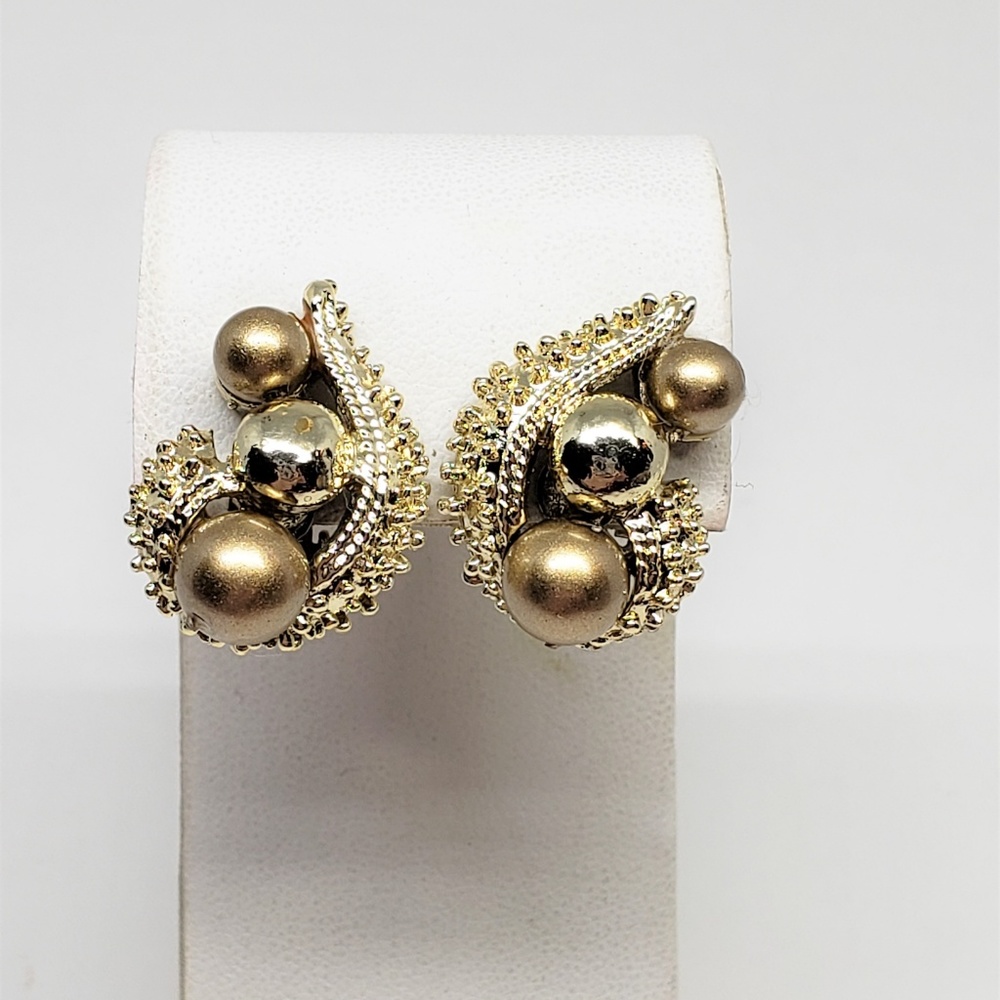 Coro Vintage Gold Tone Color Balls Clip On Earring